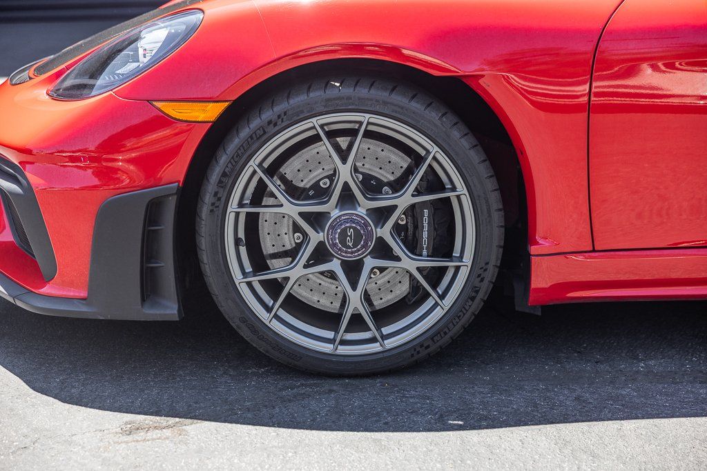 2023 Porsche 718 GT4 RS - Photo 11