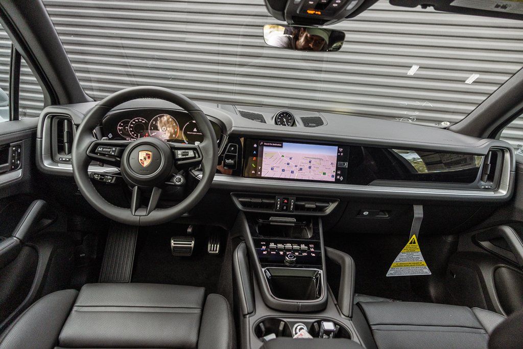 2026 Porsche Cayenne S E-Hybrid - Photo 12