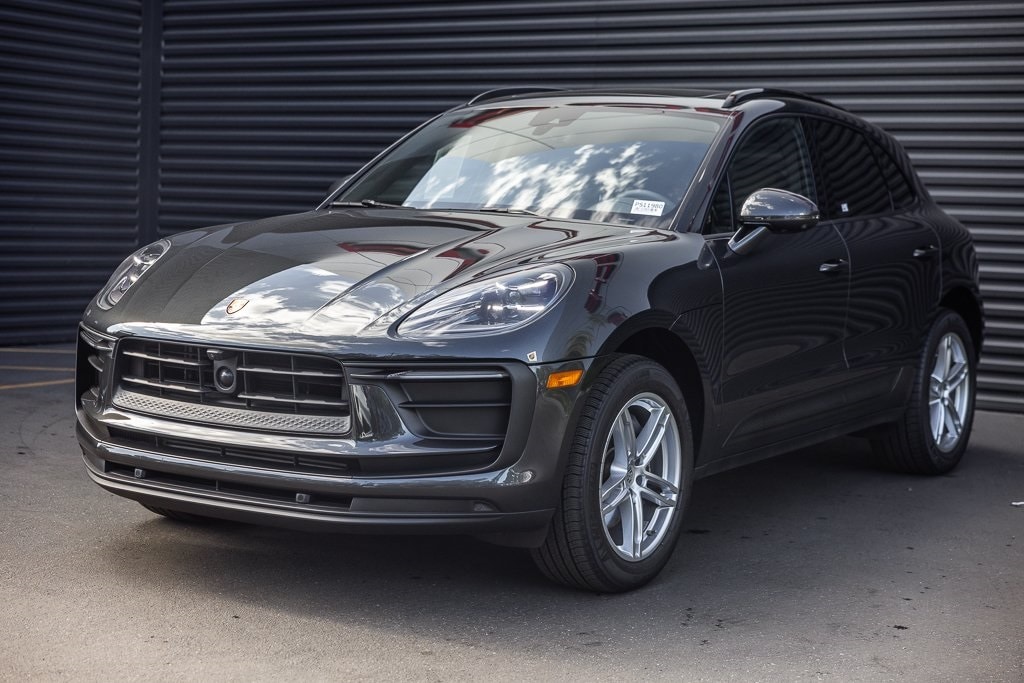 2025 Porsche Macan T