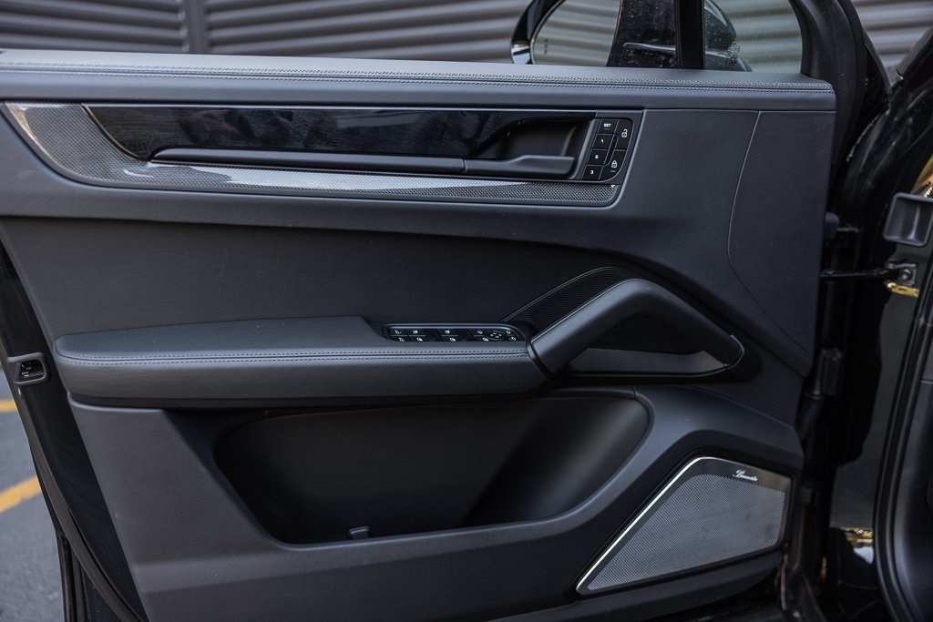 2025 Porsche Cayenne Coupe GTS photo 22