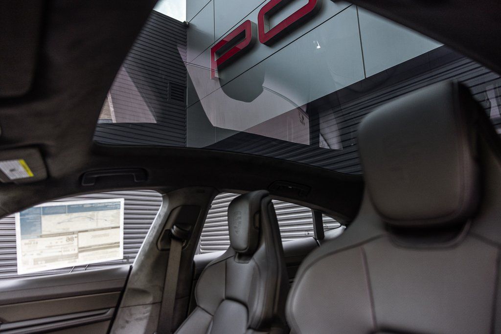 2026 Porsche Taycan GTS - Photo 16