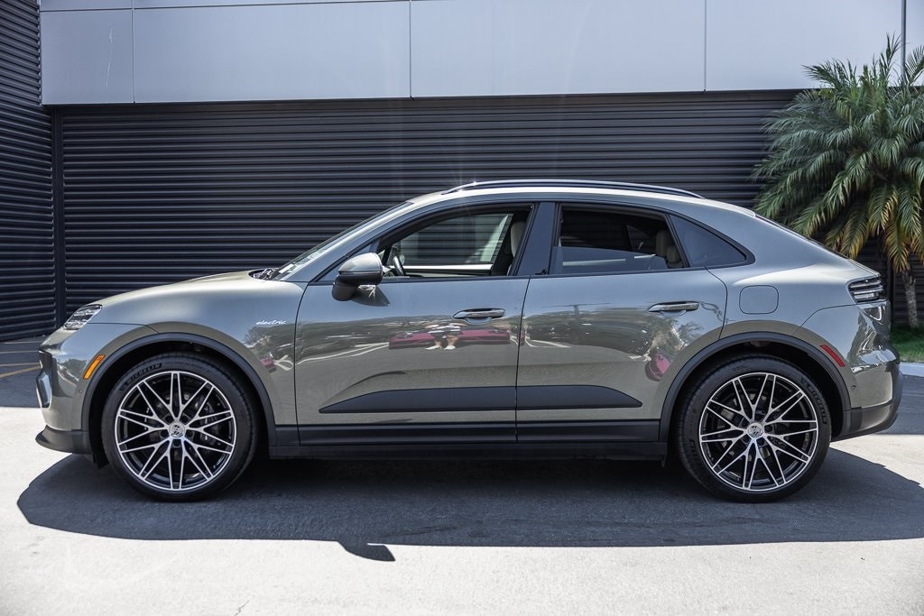 Certified 2024 Porsche Macan Base with VIN WP1AA2XA8RL000329 for sale in Hawthorne, CA