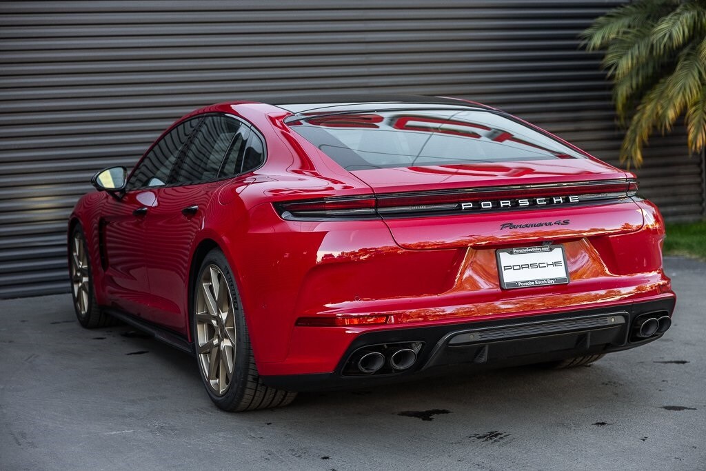 2025 Porsche Panamera E-Hybrid 4S photo 4