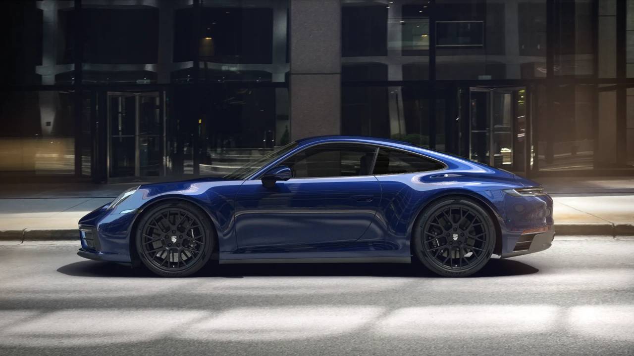 2024 Porsche 911 4S 4 GTS photo 2