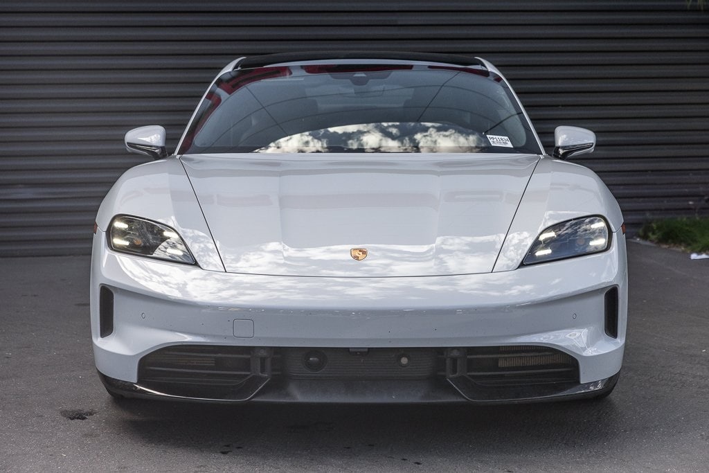 2025 Porsche Taycan GTS photo 7