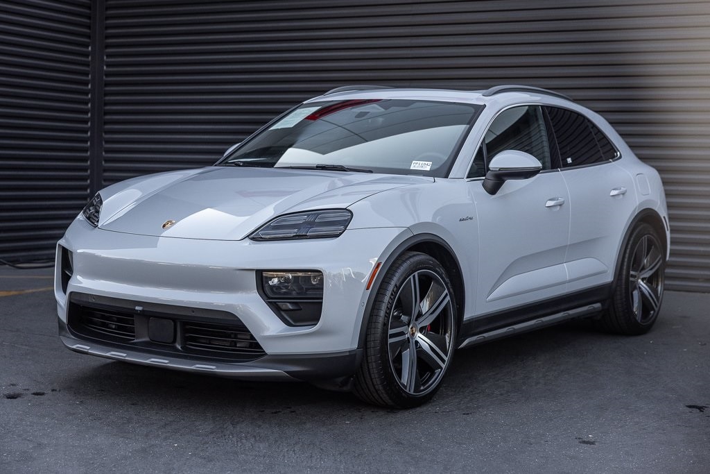 2025 Porsche Macan S