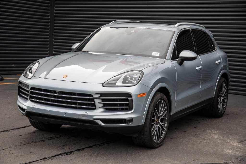 2023 Porsche Cayenne Base's photo