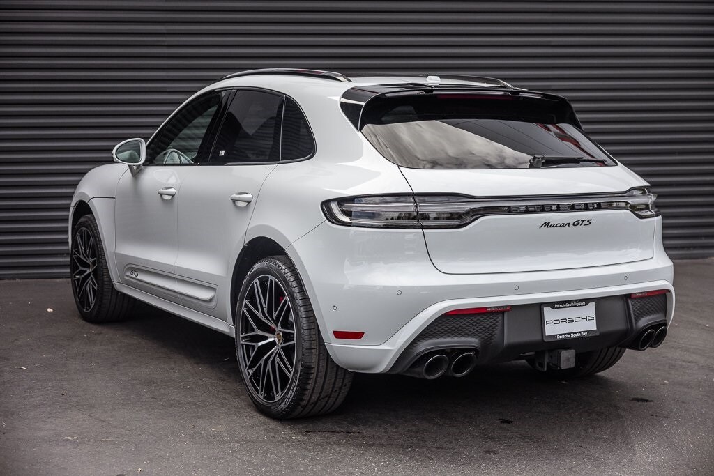 2024 Porsche Macan GTS photo 2