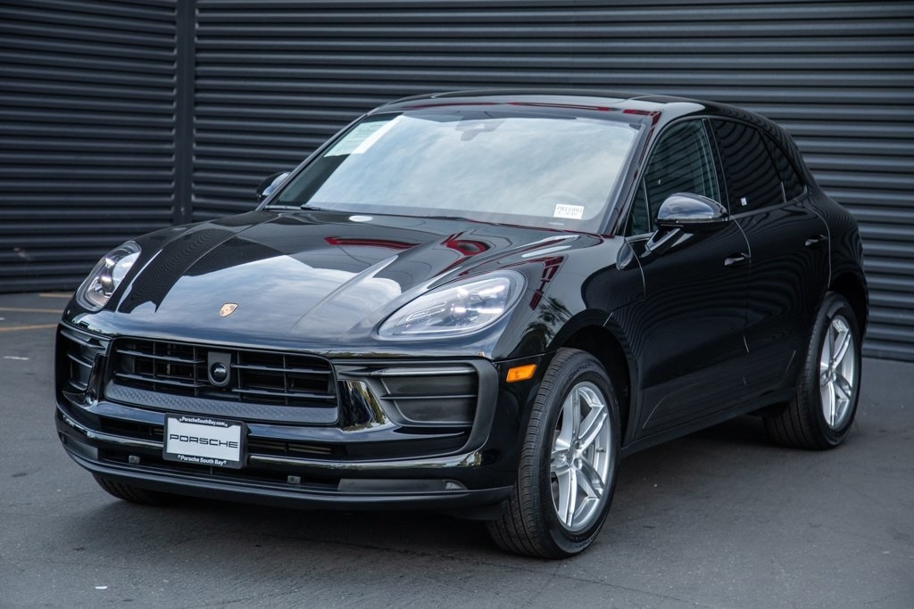 2023 Porsche Macan T