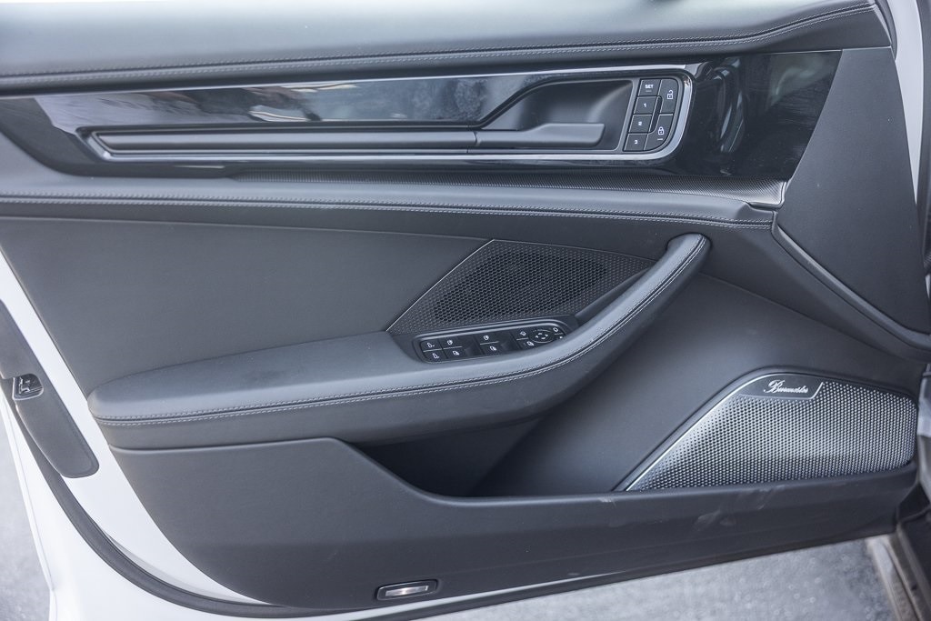 2025 Porsche Panamera GTS photo 15