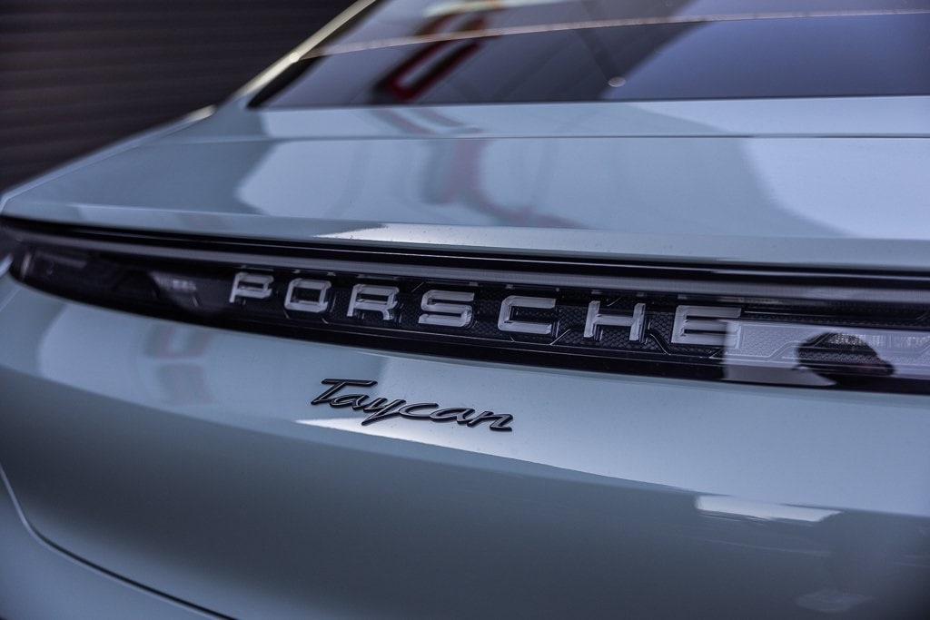 2025 Porsche Taycan photo 23