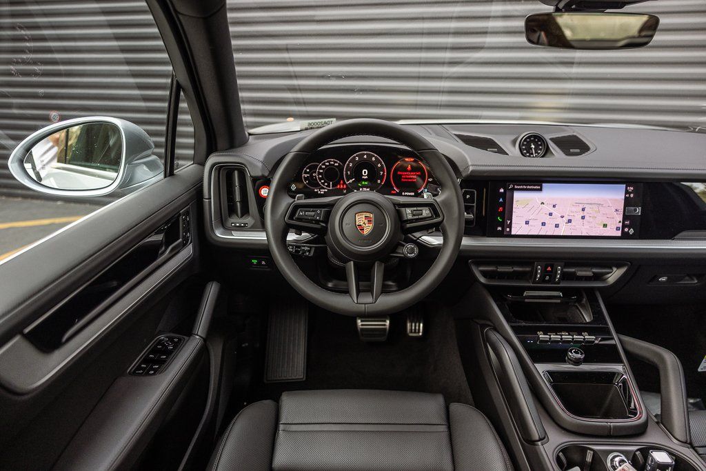 2026 Porsche Cayenne S E-Hybrid - Photo 13