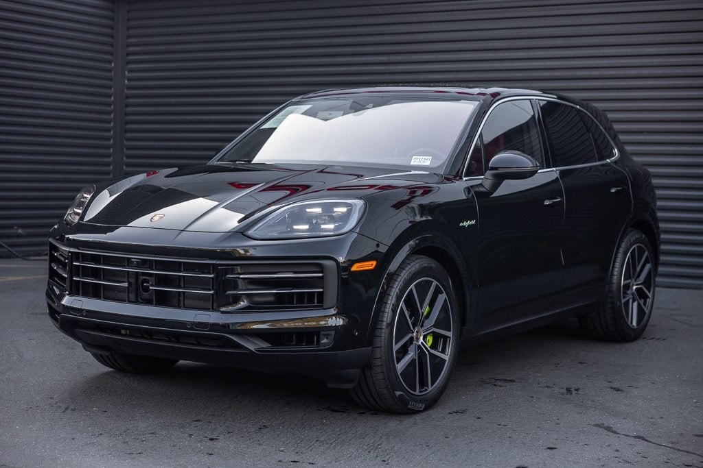 2025 Porsche Cayenne E-Hybrid's photo