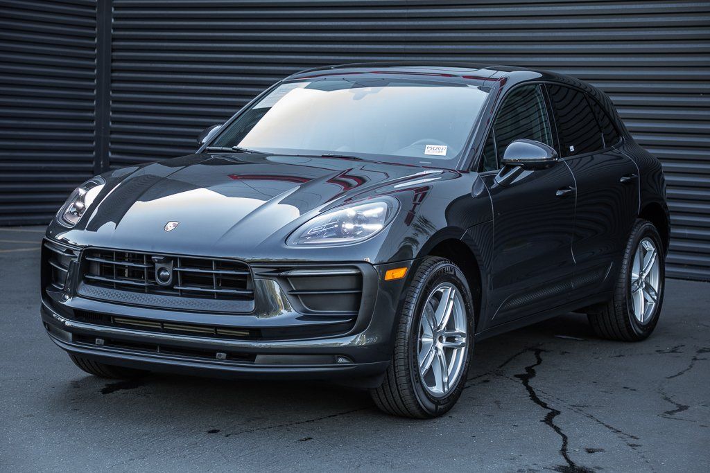 2025 Porsche Macan T's photo
