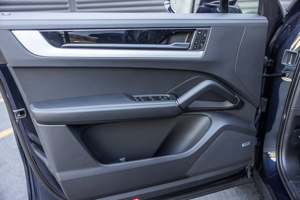 2026 Porsche Cayenne S E-Hybrid - Photo 21