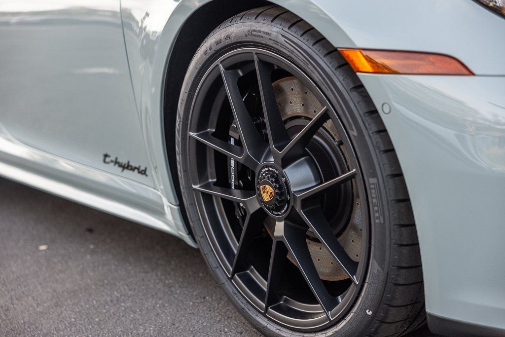 2026 Porsche 911 GTS - Photo 27
