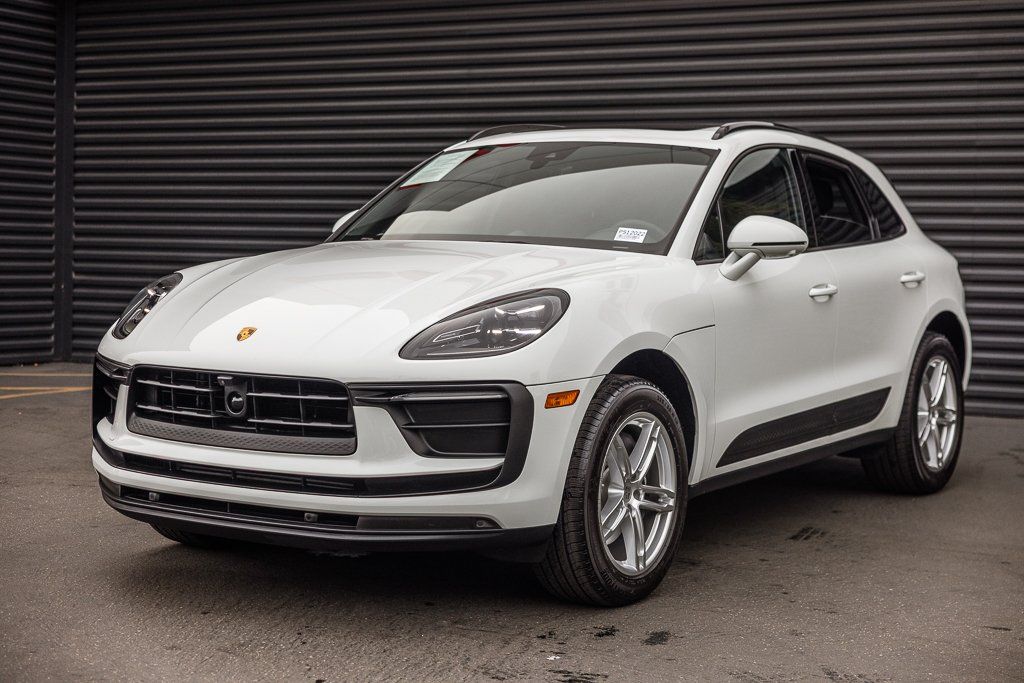 2025 Porsche Macan T's photo