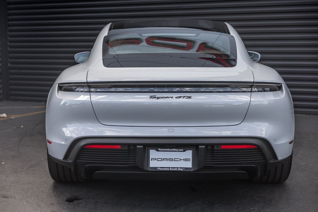 2025 Porsche Taycan GTS photo 9