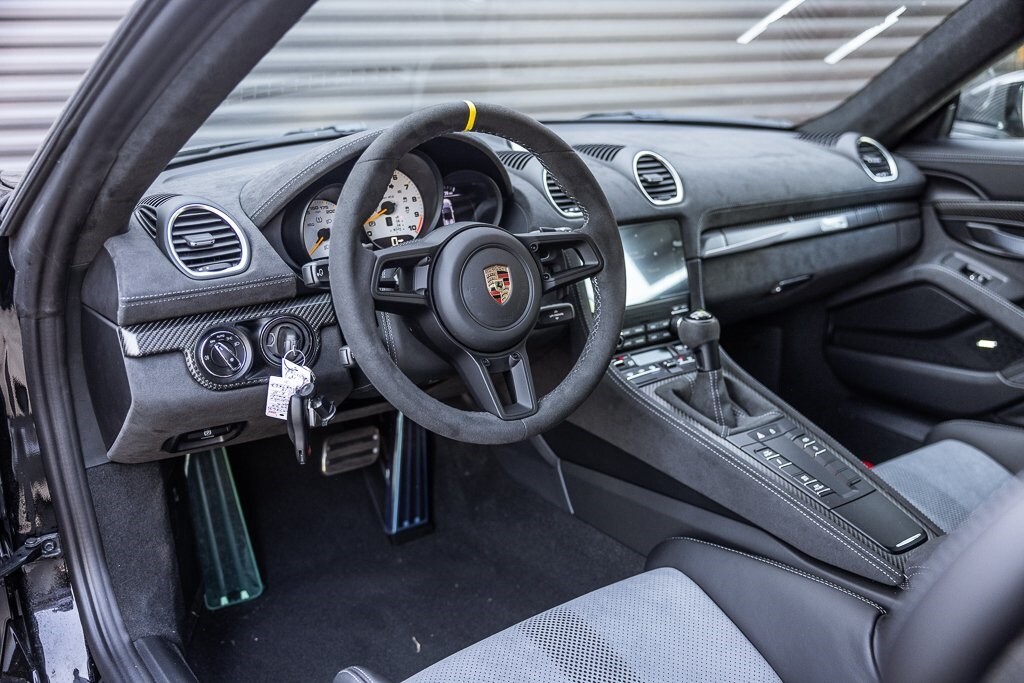 2025 Porsche Boxster Spyder photo 4