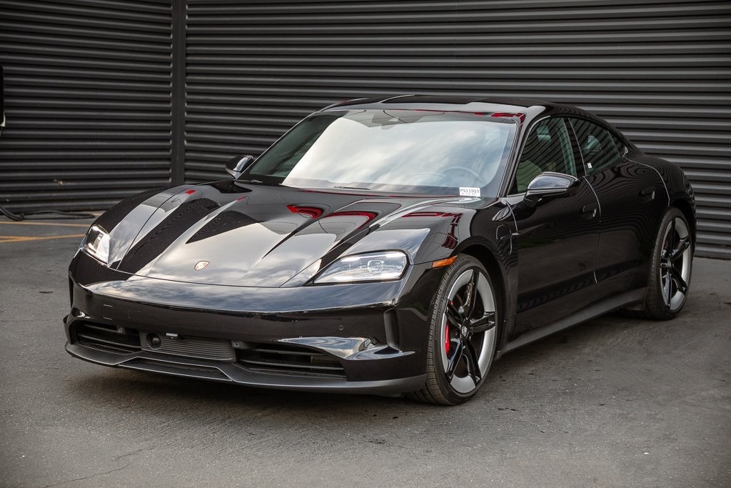 2025 Porsche Taycan S's photo