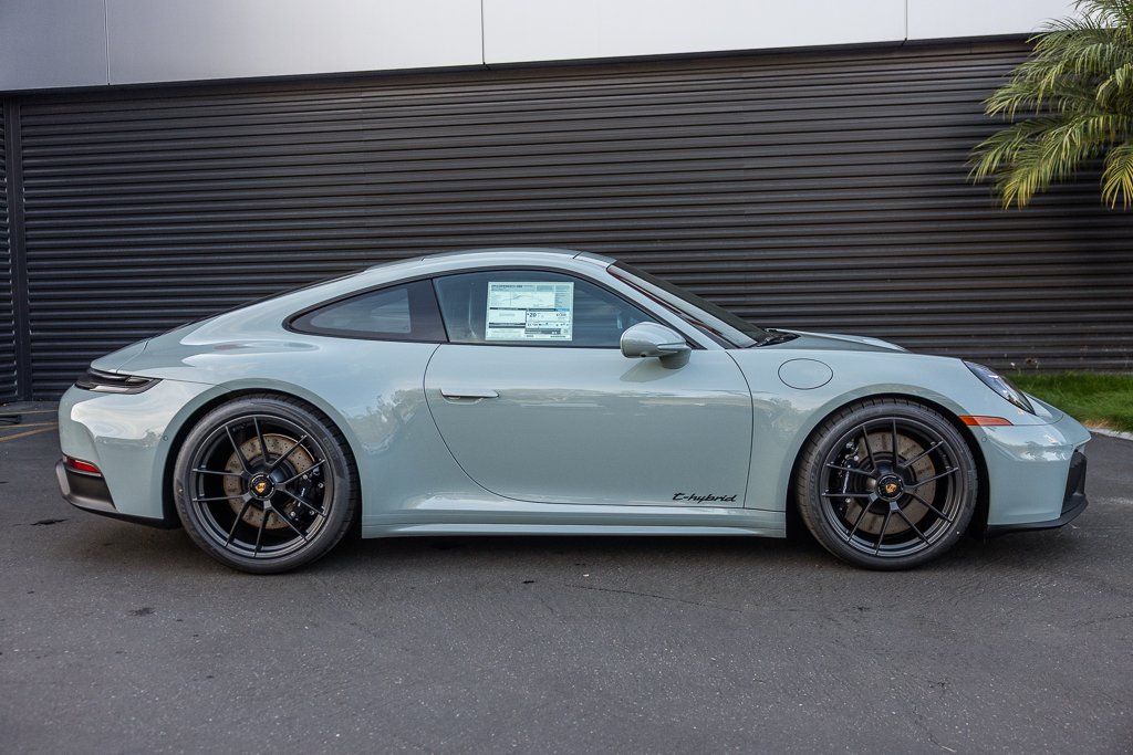 2026 Porsche 911 GTS - Photo 7