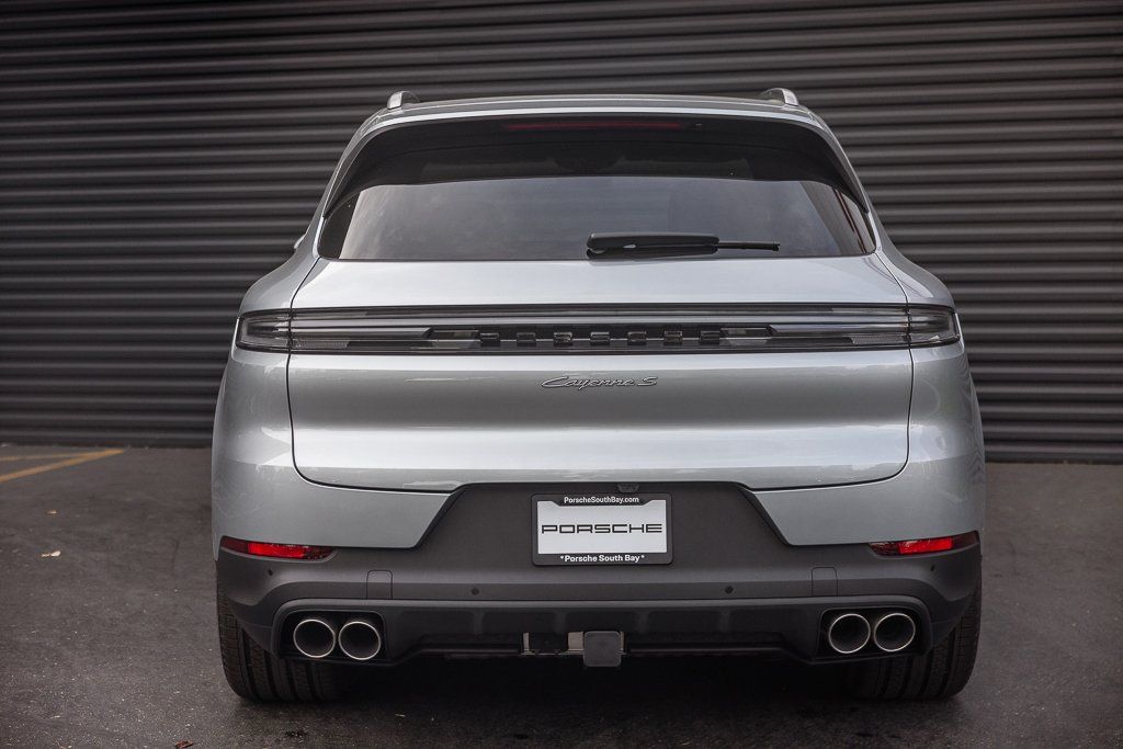 2026 Porsche Cayenne S E-Hybrid - Photo 8