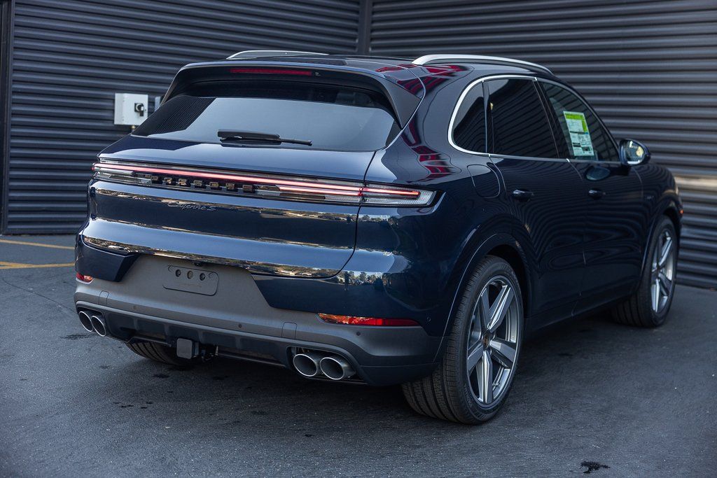 2026 Porsche Cayenne S E-Hybrid - Photo 10