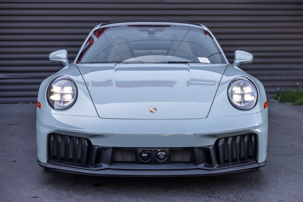 2025 Porsche 911 4 GTS photo 7