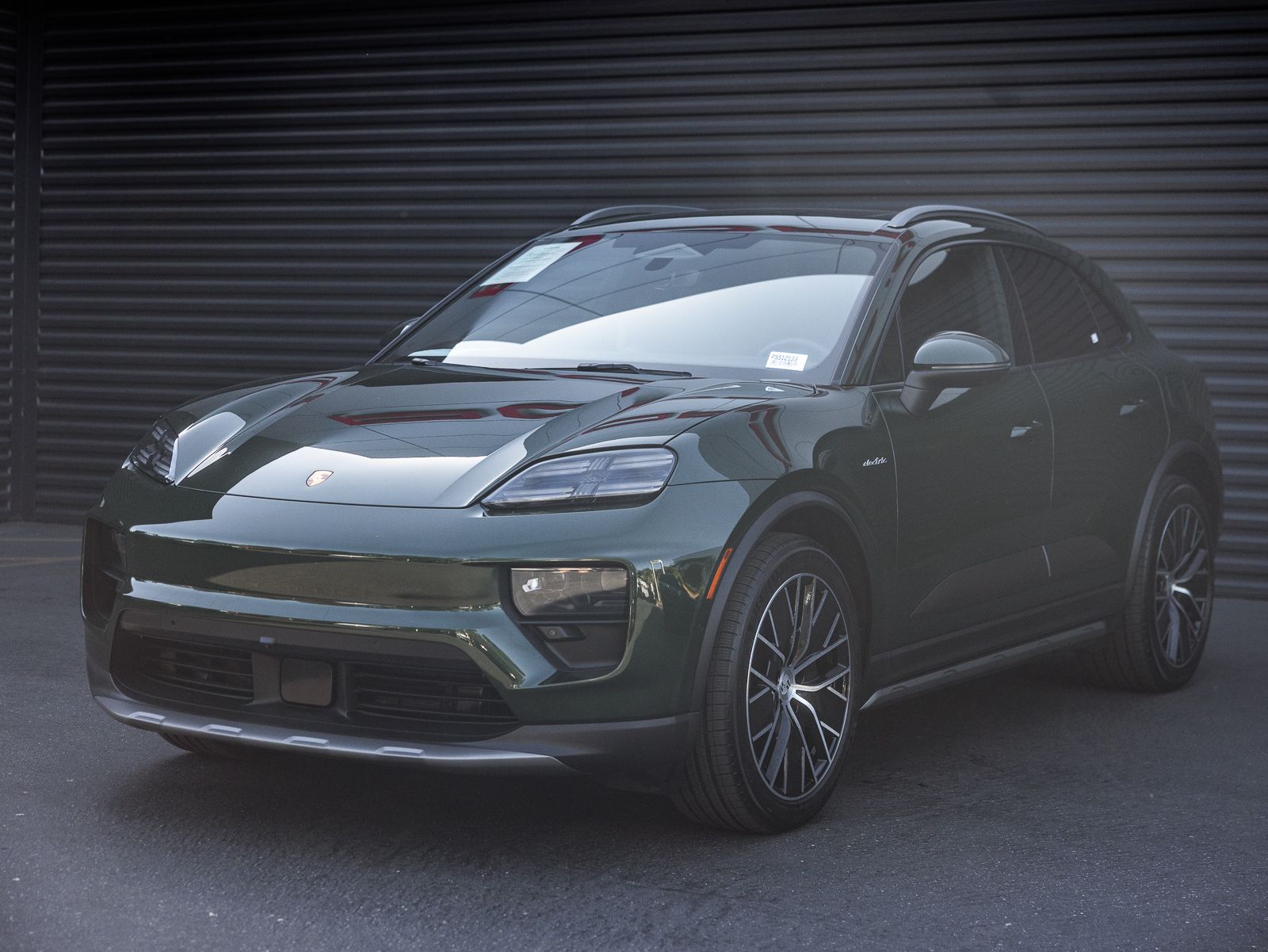 2025 Porsche Macan Base