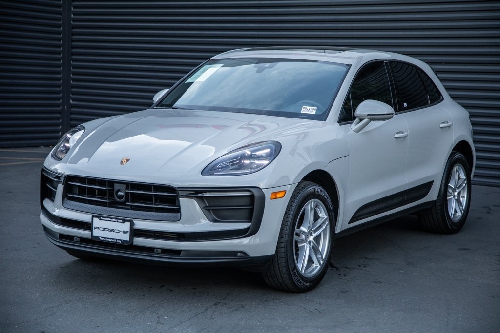 2023 Porsche Macan Base