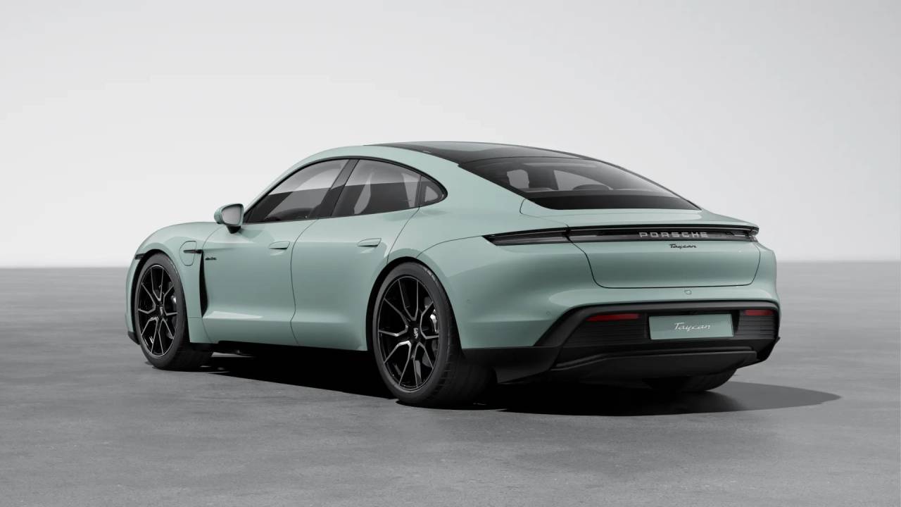 2025 Porsche Taycan photo 3