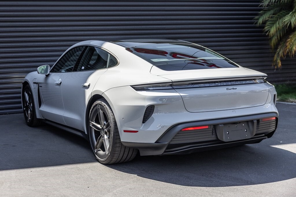 2025 Porsche Taycan Turbo photo 3