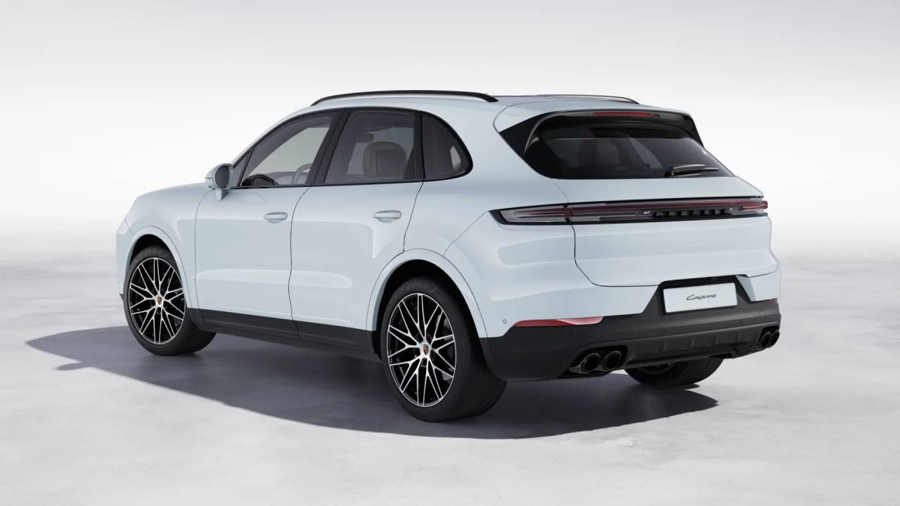 2026 Porsche Cayenne photo 3