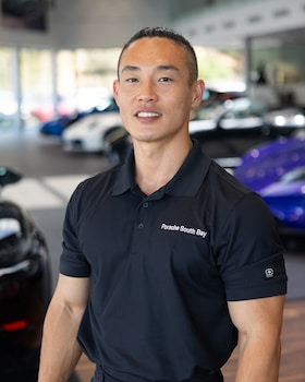 Staff member Kevin Bae from 65d2dc1f5ae6