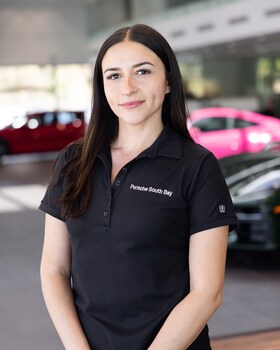 Staff member Yineli Gutierrez from 1609142471f5