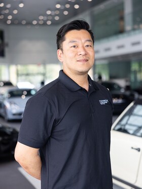 Staff member Carlos Kim from 65d2dc1f5ae6