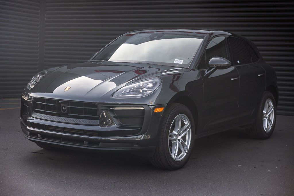 2025 Porsche Macan T's photo