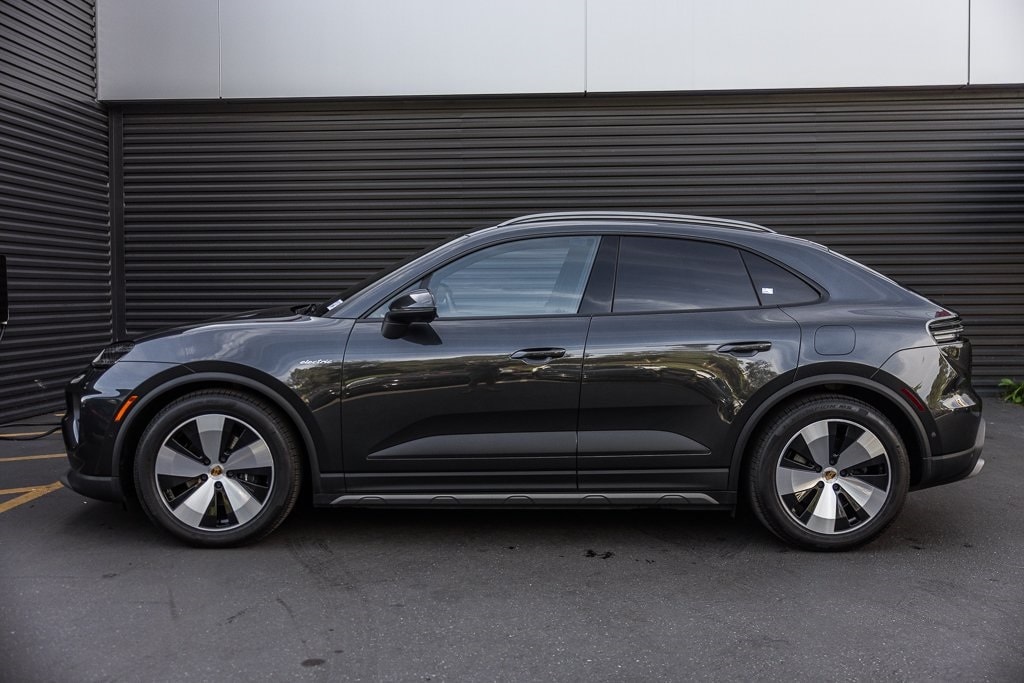 Certified 2025 Porsche Macan Base with VIN WP1AA2XA8SL002412 for sale in Hawthorne, CA