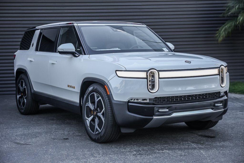 Used 2023 Rivian R1S Adventure with VIN 7PDSGABA6PN017536 for sale in Hawthorne, CA