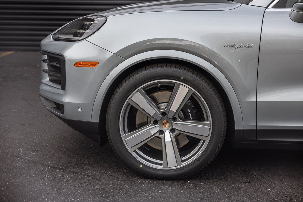 2026 Porsche Cayenne S E-Hybrid - Photo 11