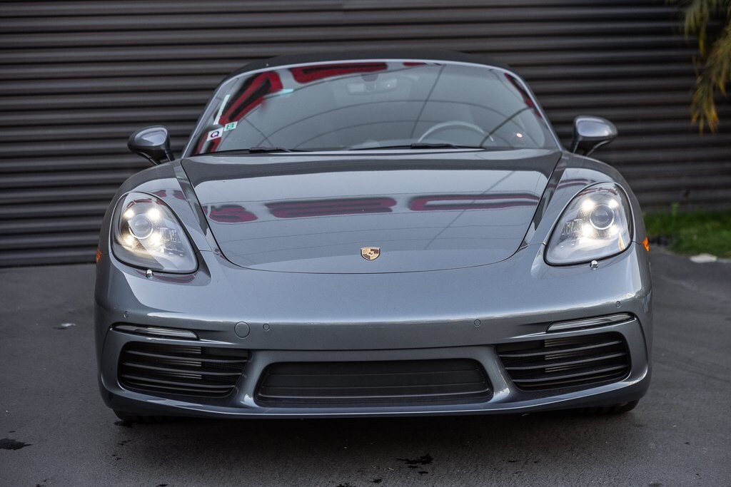 2025 Porsche Boxster photo 2