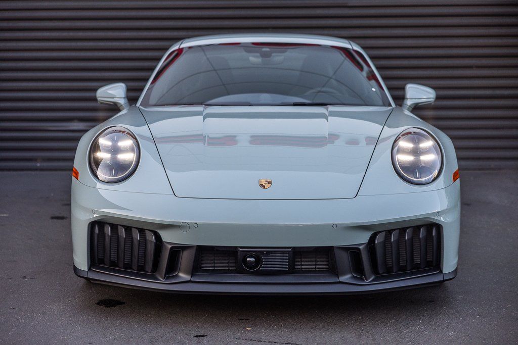 2026 Porsche 911 GTS - Photo 8