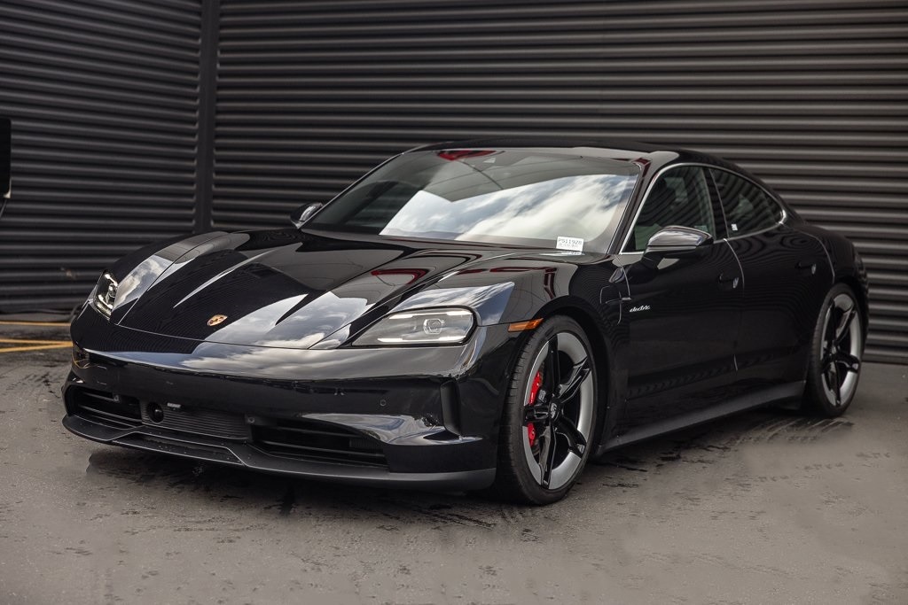 2025 Porsche Taycan S's photo