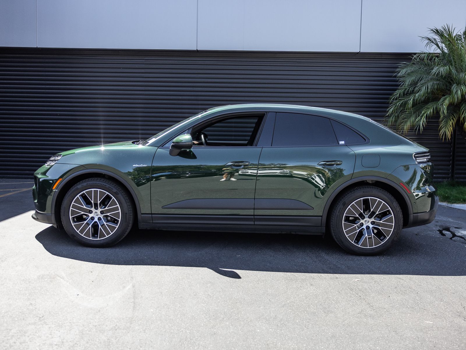 Certified 2025 Porsche Macan Base with VIN WP1AD2XA6SL077813 for sale in Hawthorne, CA