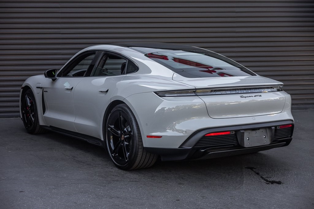 2025 Porsche Taycan GTS photo 3