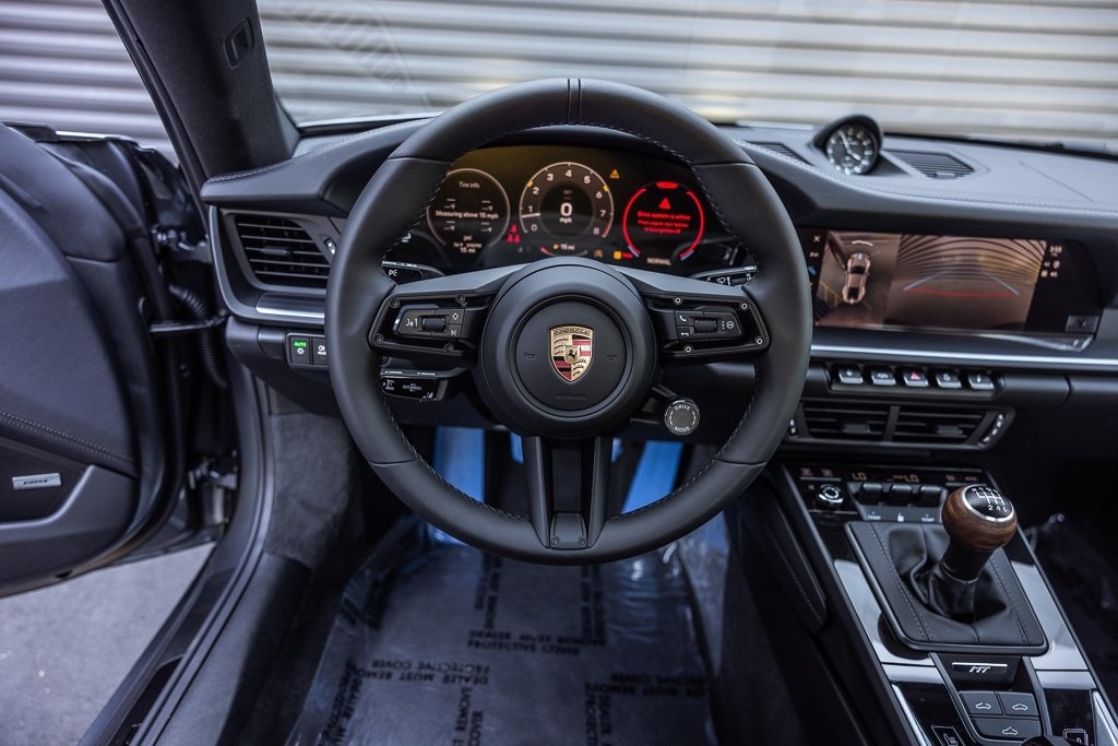 2025 Porsche 911 T photo 13