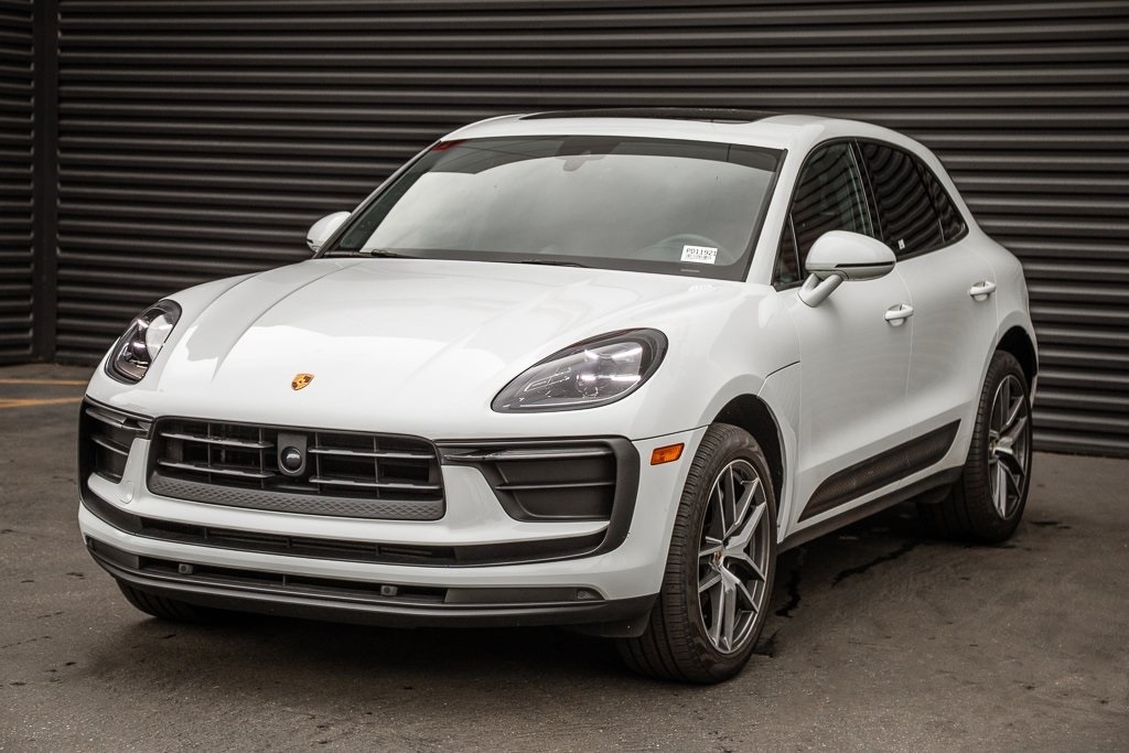 2023 Porsche Macan Base