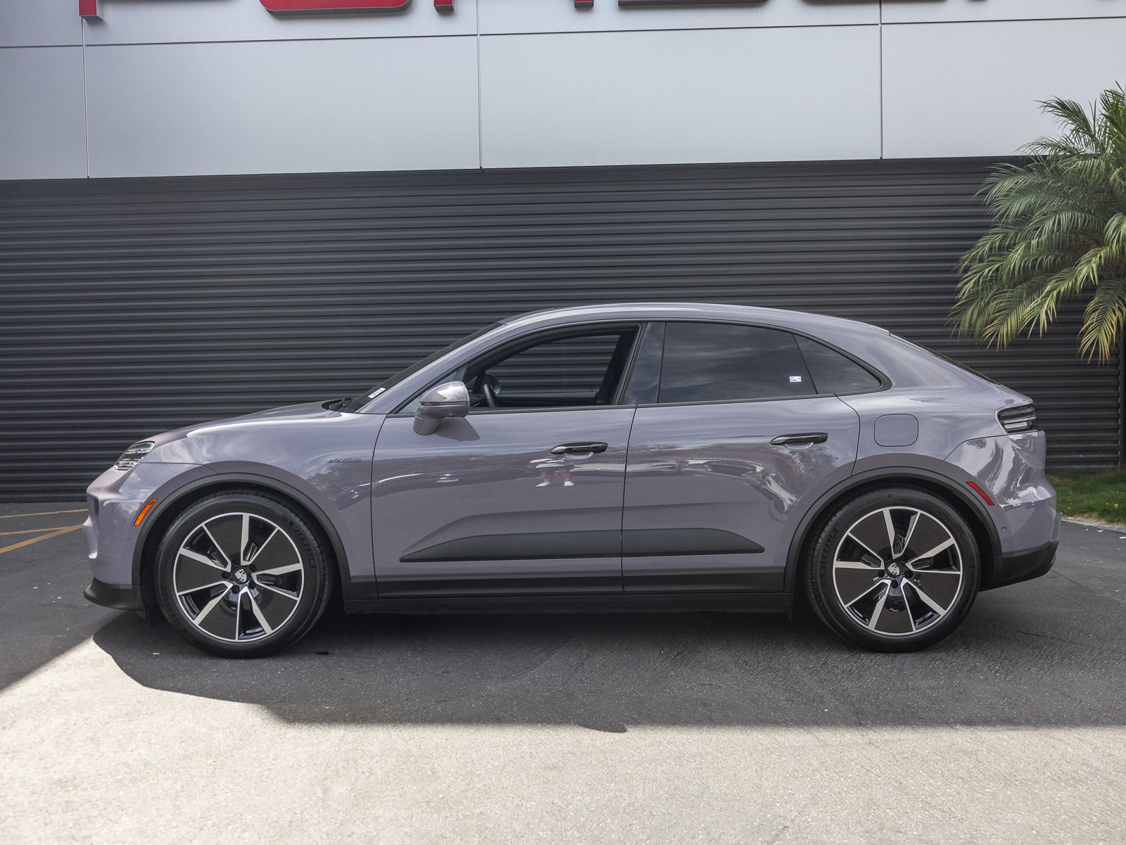 Certified 2025 Porsche Macan Base with VIN WP1AA2XA8SL002216 for sale in Hawthorne, CA