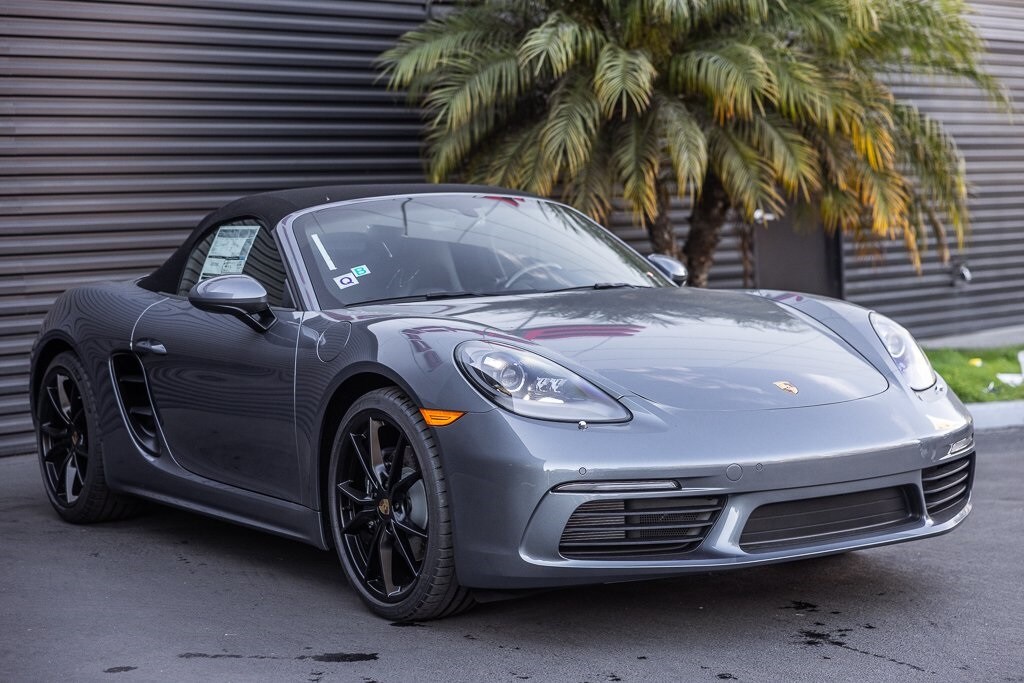 2025 Porsche Boxster photo 3
