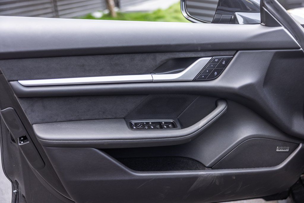 2025 Porsche Taycan Turbo GT with Weissach Package - Photo 17